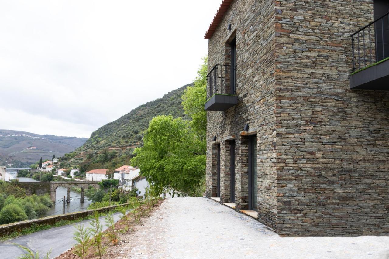 ピニョン Dois Lagares House Bed & Breakfast エクステリア 写真