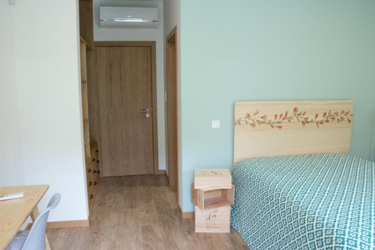 ピニョン Dois Lagares House Bed & Breakfast エクステリア 写真