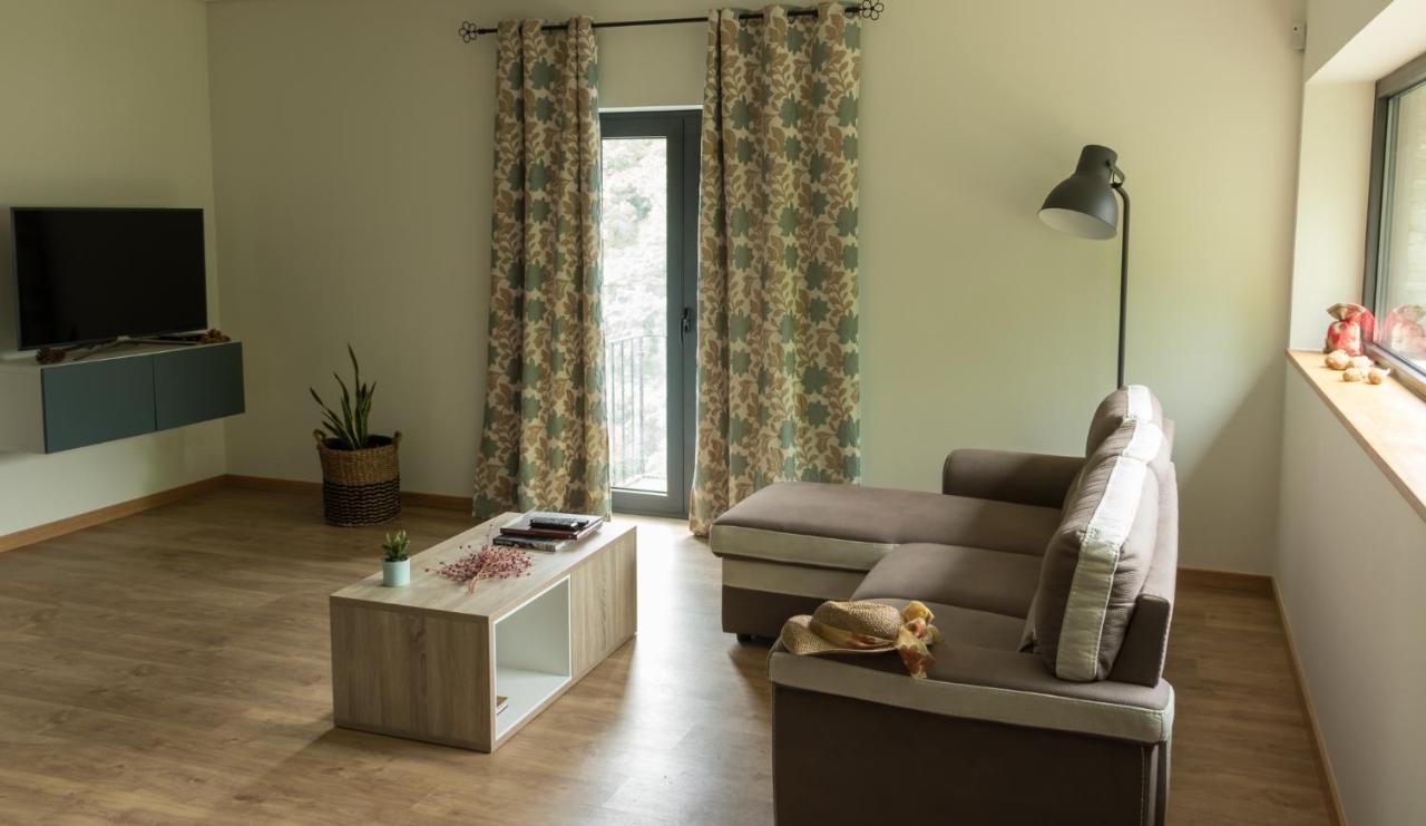 ピニョン Dois Lagares House Bed & Breakfast エクステリア 写真