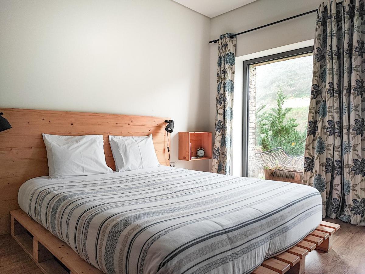ピニョン Dois Lagares House Bed & Breakfast エクステリア 写真