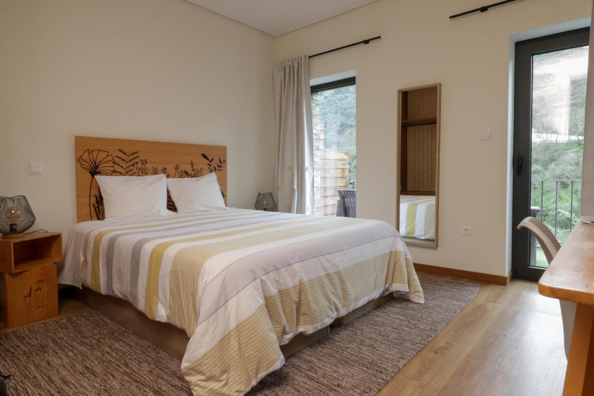 ピニョン Dois Lagares House Bed & Breakfast エクステリア 写真